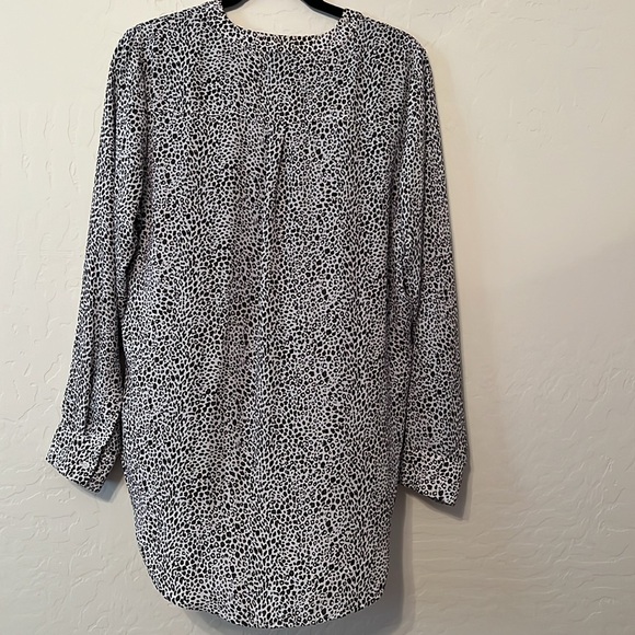 A.N.A. Size large Tunic black/white animal print  top. Long sleeve. Euc - Picture 5 of 6